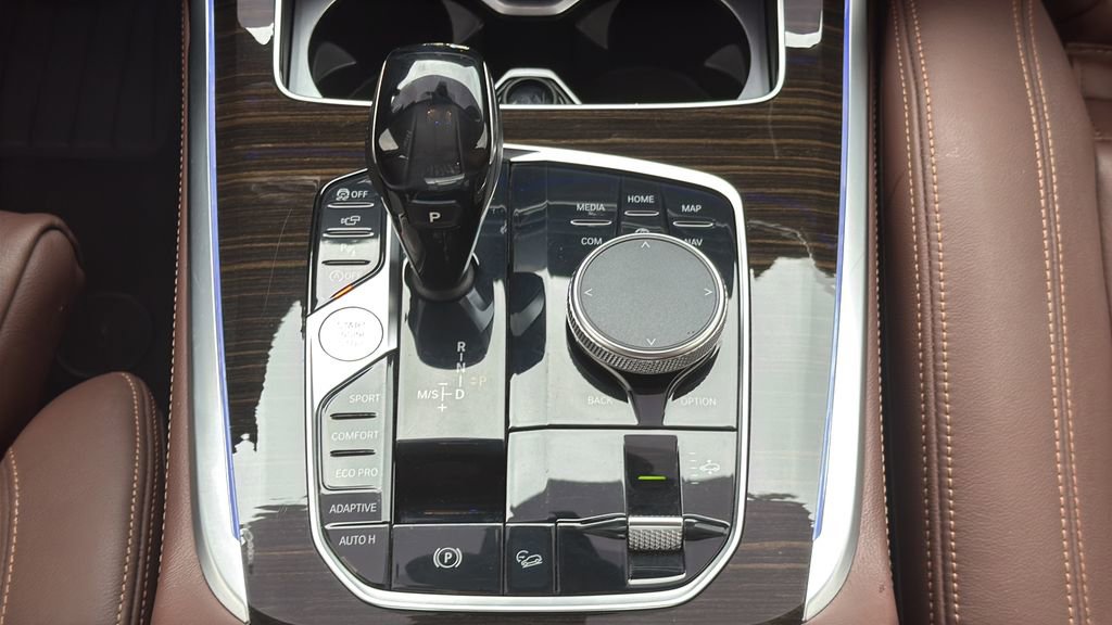 Used 2020 BMW X7 xDrive40i w/ Premium Package image 16