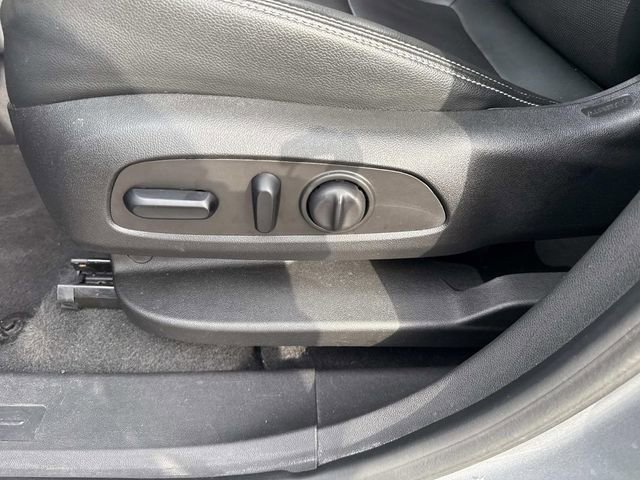 Used 2023 GMC Terrain SLT image 27