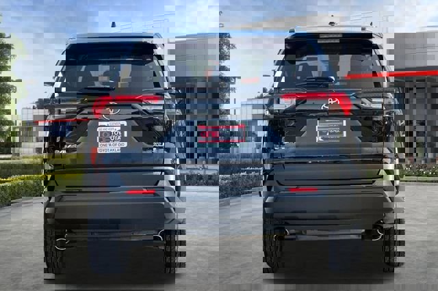 Used 2025 Toyota RAV4 XLE image 5