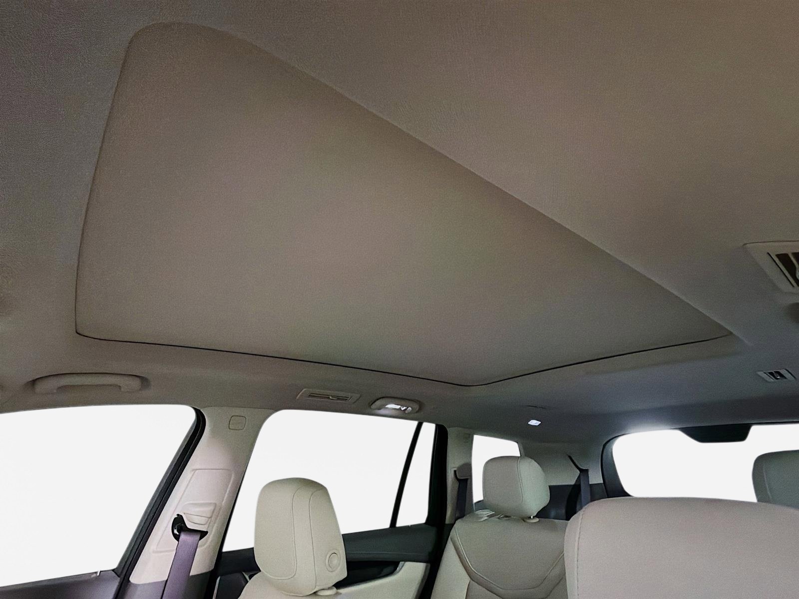 Used 2023 Cadillac XT6 Premium Luxury image 15