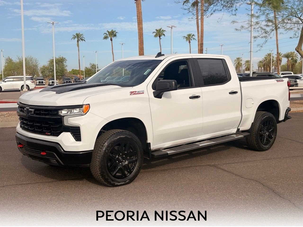Used 2025 Chevrolet Silverado 1500 LT Trail Boss w/ Convenience Package II AWD/4WD image 1