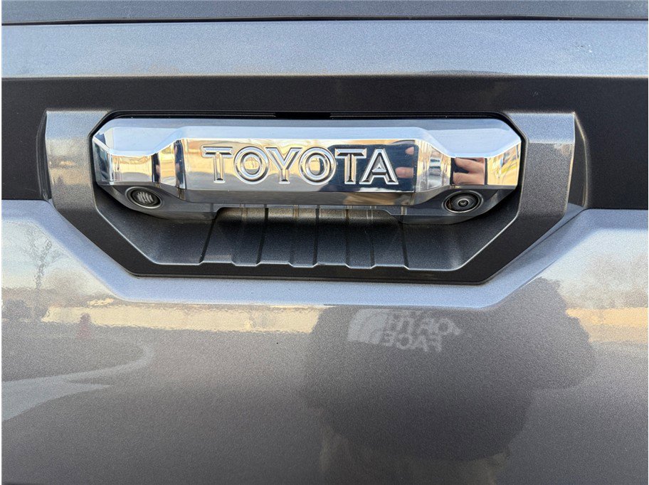 Used 2022 Toyota Tundra Limited w/ TRD Off-Road Package AWD/4WD image 42