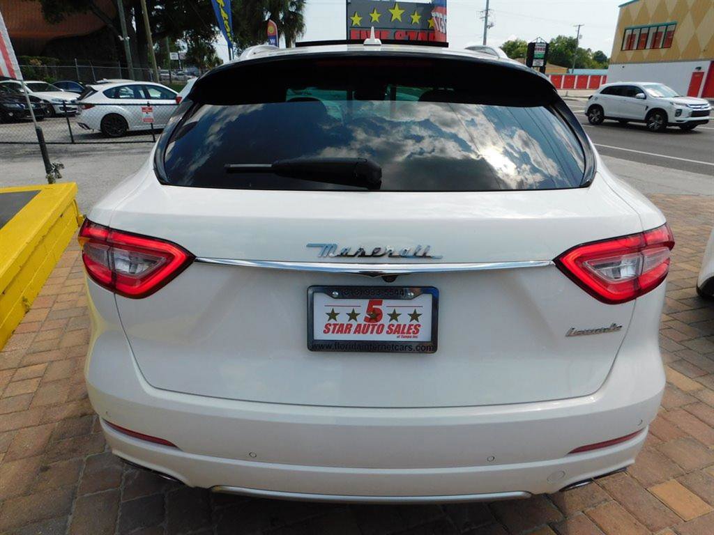 Used 2017 Maserati Levante w/ Luxury Package image 5