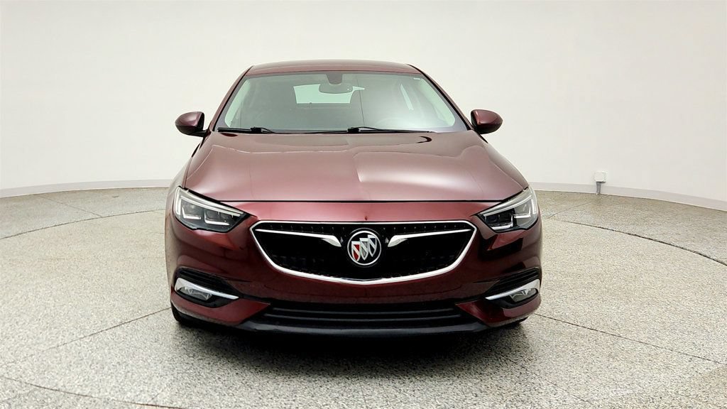 Used 2018 Buick Regal Essence w/ Driver Confidence Package #1 FWD image 2