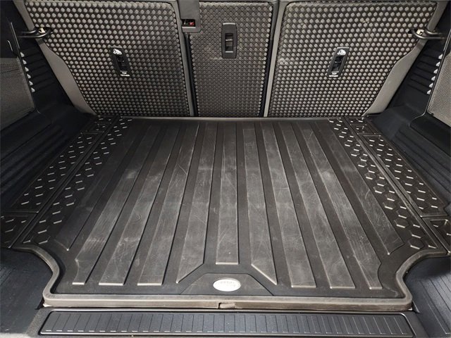 Used 2025 Land Rover Defender 110 S image 34