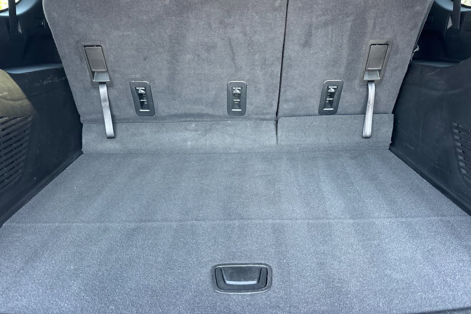 Used 2024 GMC Yukon XL SLT image 17