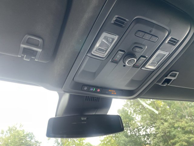 Used 2023 Chevrolet Suburban Premier AWD/4WD image 18