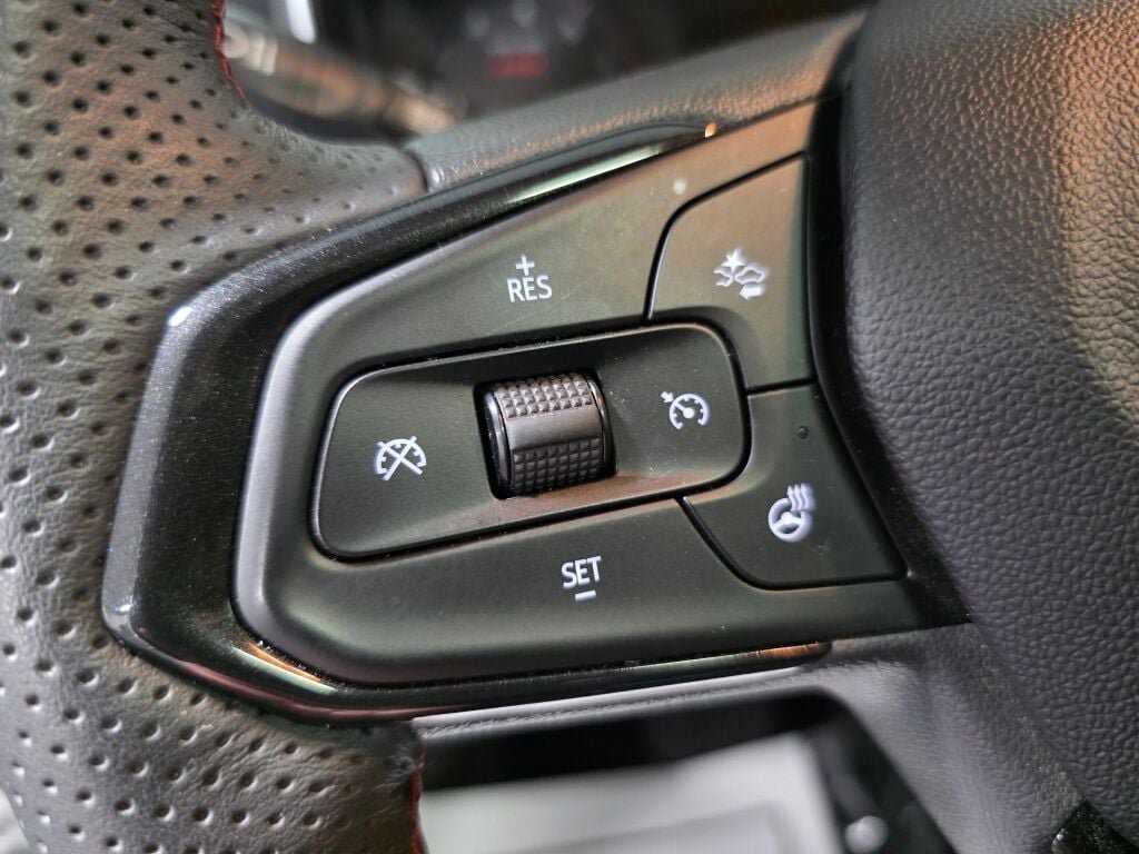 Used 2023 Chevrolet TrailBlazer RS w/ Sun and Liftgate Package AWD/4WD image 14