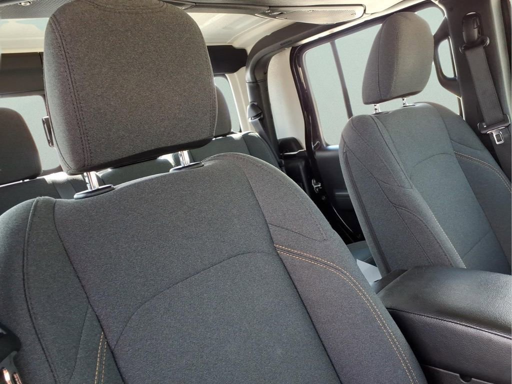 Used 2024 Jeep Gladiator Sport image 11