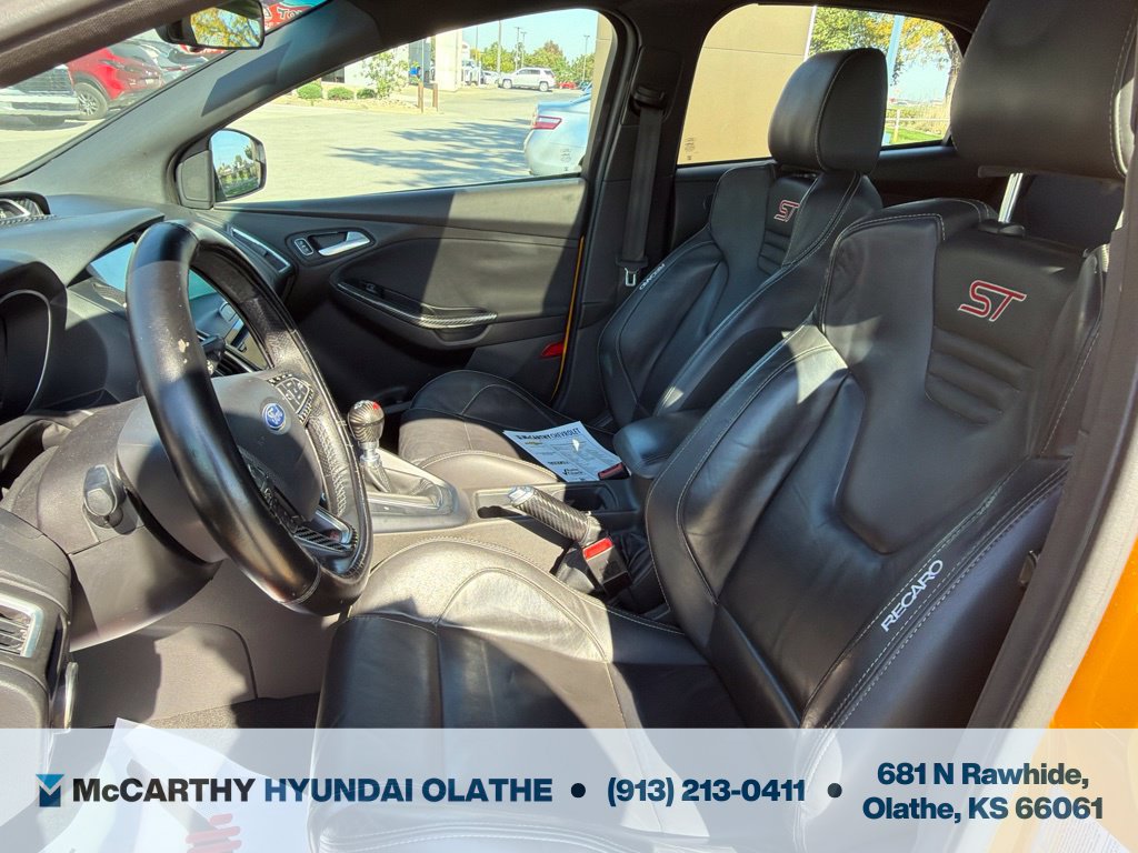 Used 2016 Ford Focus ST w/ Equipment Group 402A FWD image 17