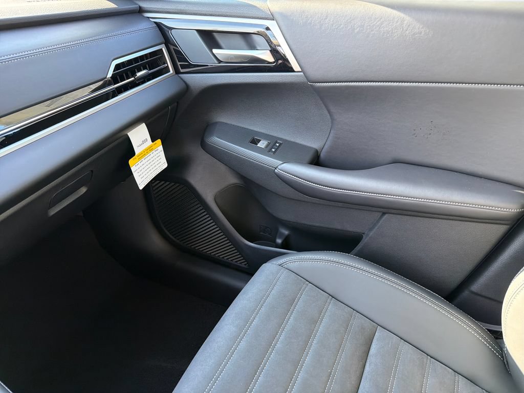 Used 2026 Nissan Rogue SL AWD/4WD image 29