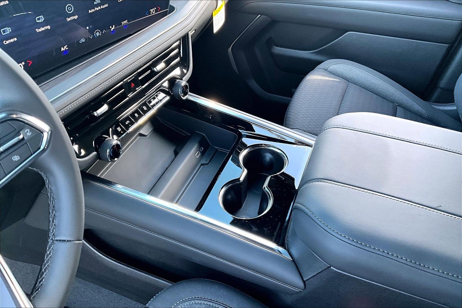 New 2026 Chevrolet Suburban LS image 8