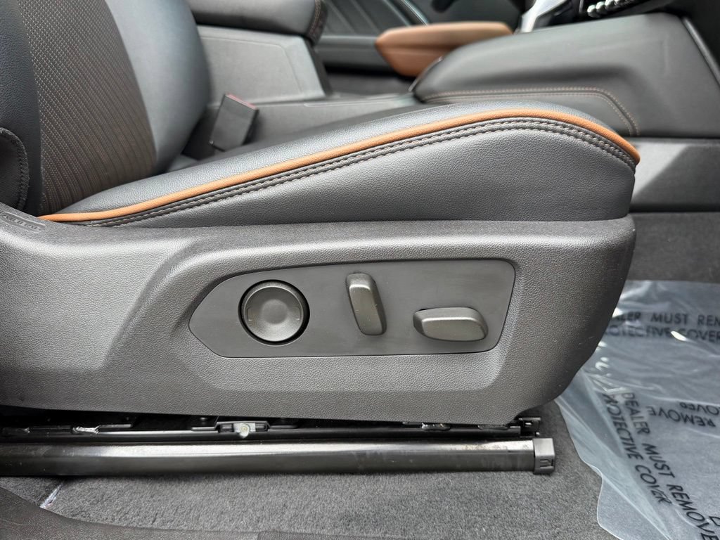 Used 2024 GMC Canyon AT4 w/ AT4 Premium Package AWD/4WD image 35