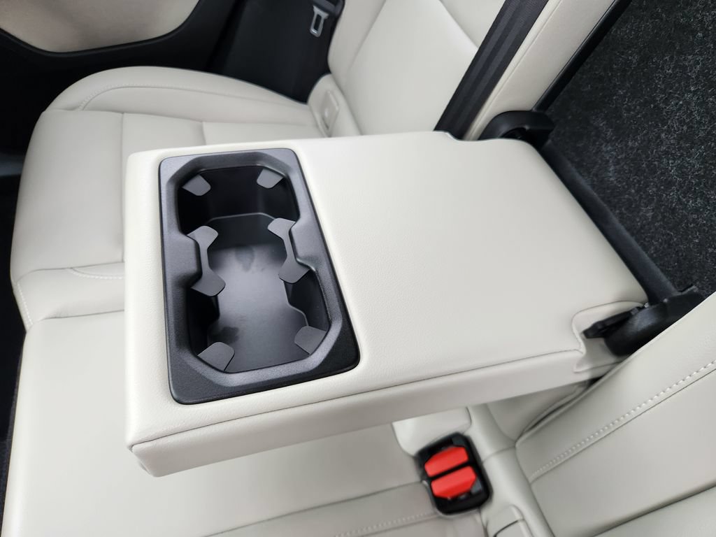Certified 2025 Volvo XC40 B5 Plus AWD/4WD image 13