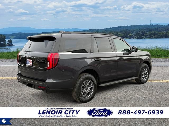 Used 2025 Ford Expedition Active RWD image 3
