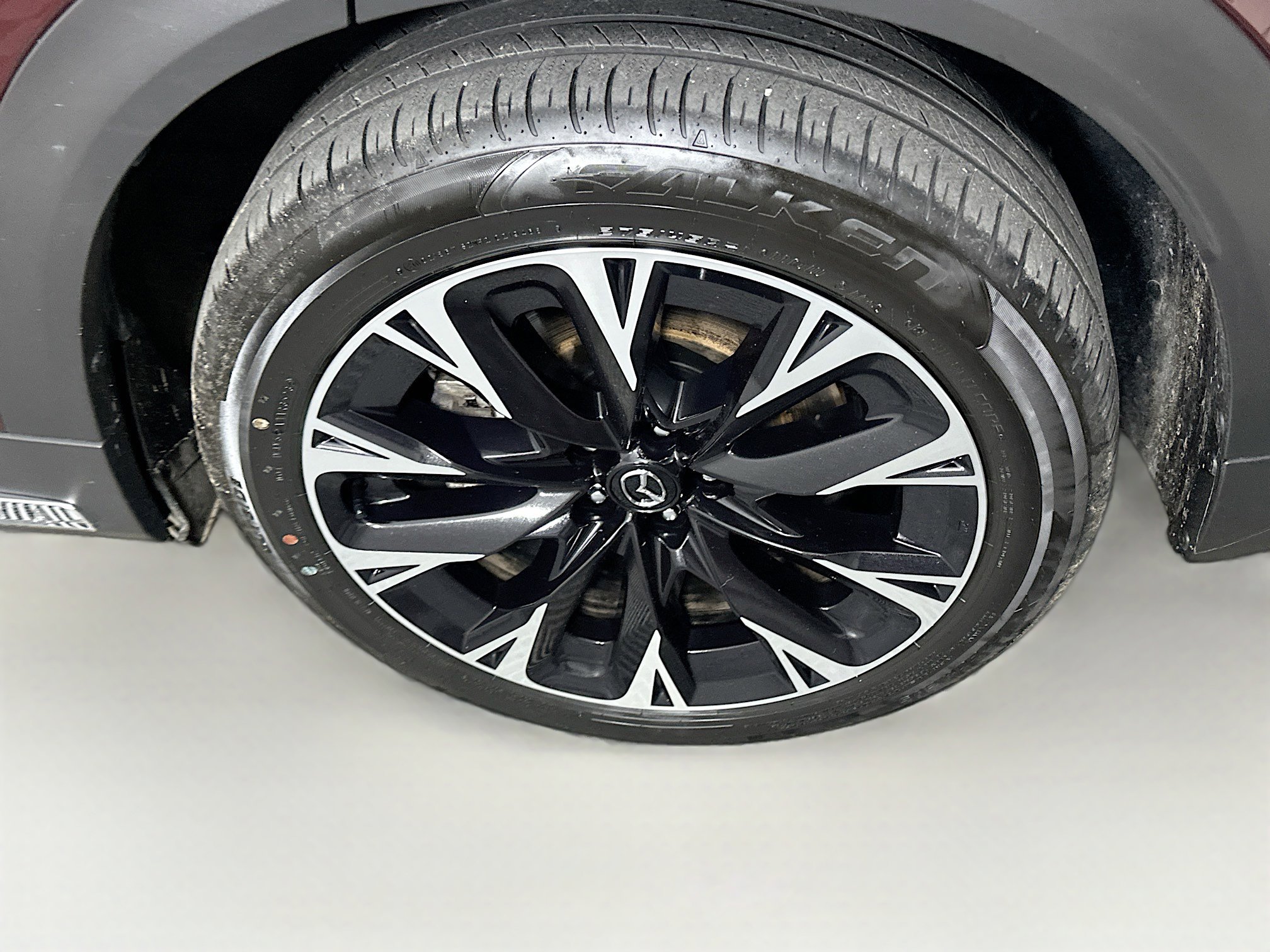 Used 2024 MAZDA CX-90 Plug-In Hybrid w/ Premium Plus image 11