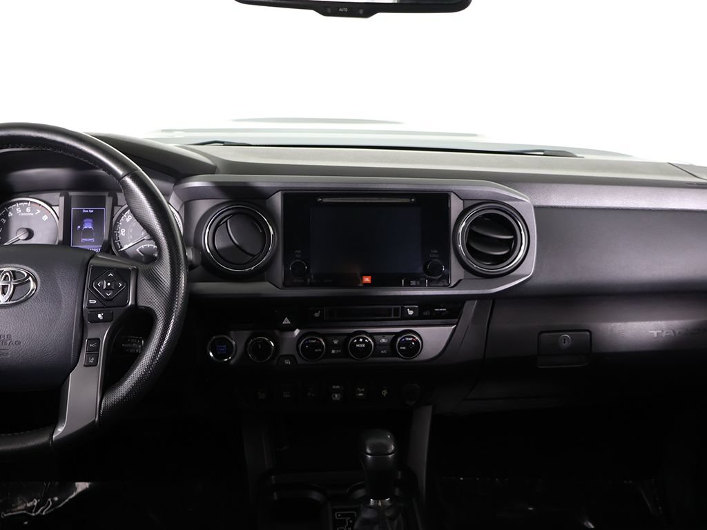 Used 2018 Toyota Tacoma TRD Sport AWD/4WD image 36