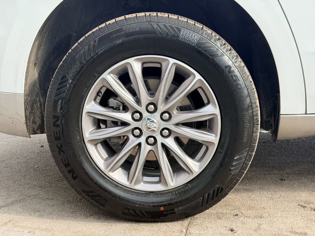Used 2023 Buick Enclave Essence image 28