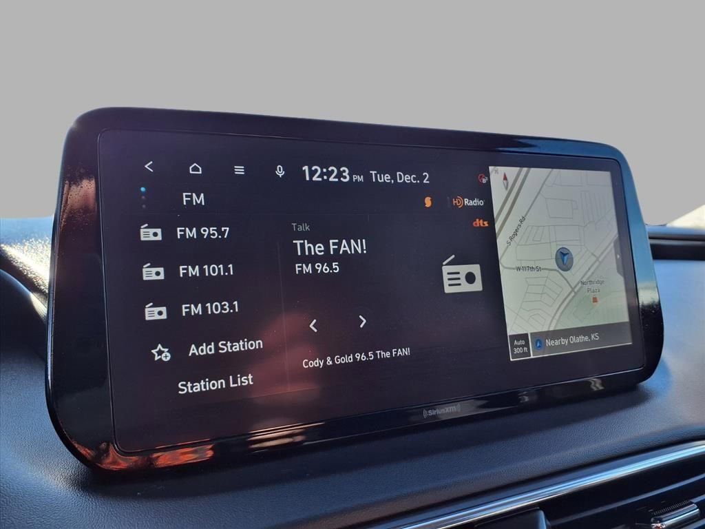 Used 2023 Hyundai Santa Fe SEL image 5