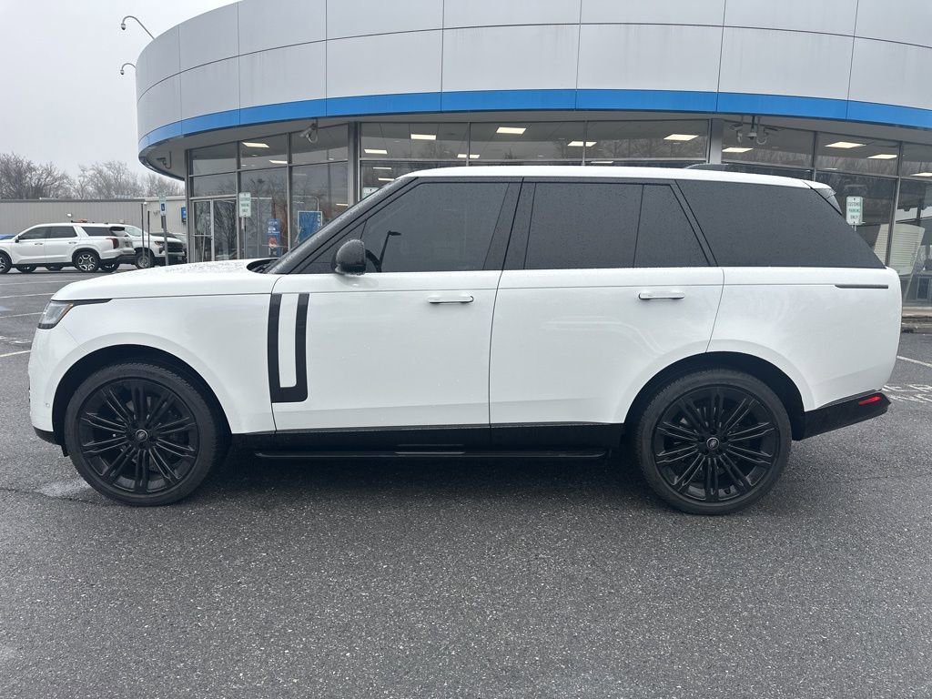 Used 2023 Land Rover Range Rover SE image 8