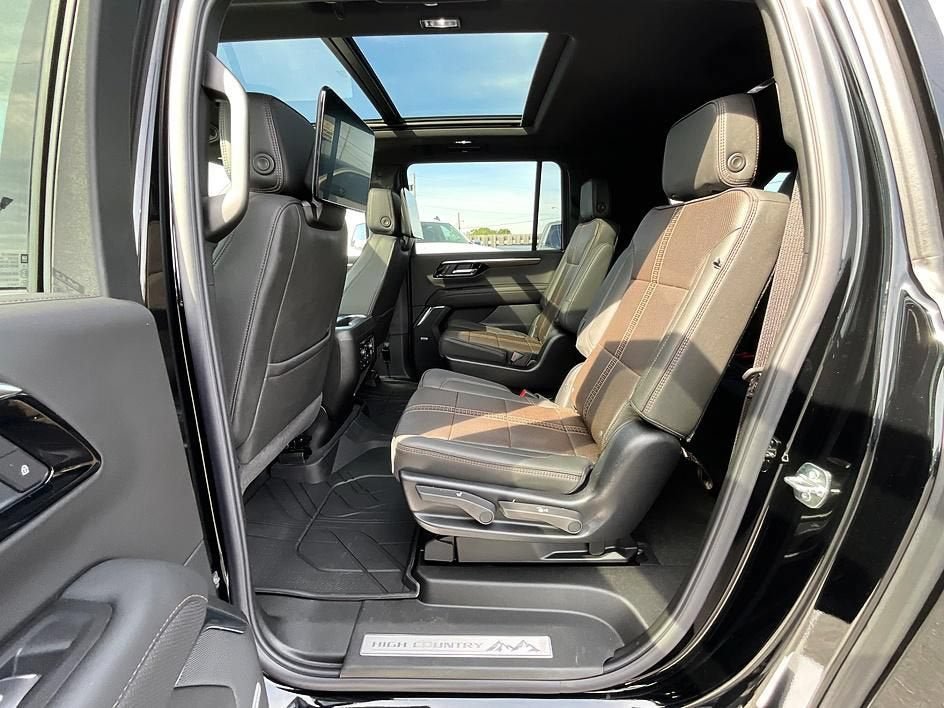 New 2026 Chevrolet Suburban High Country AWD/4WD image 39