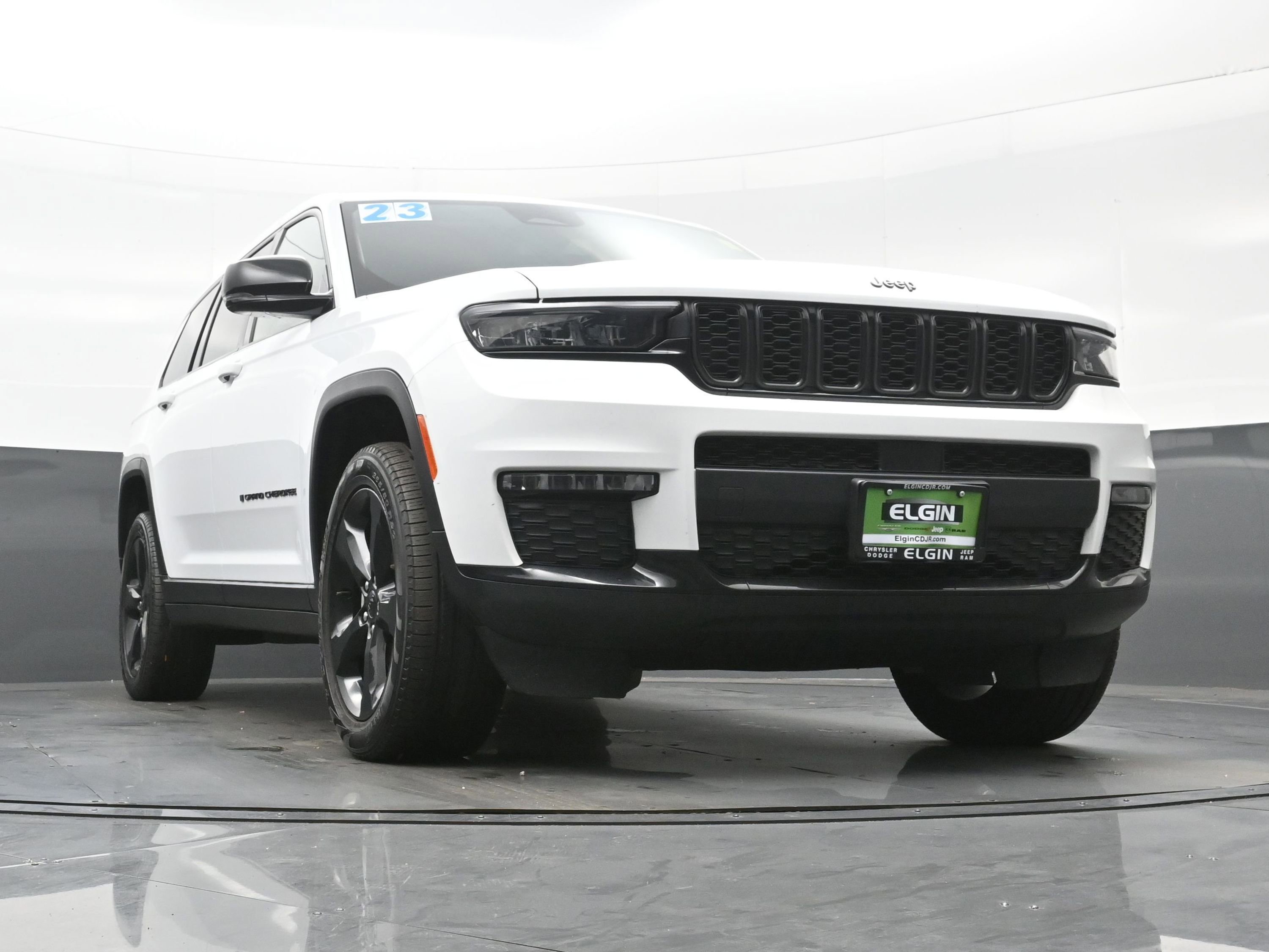 Used 2023 Jeep Grand Cherokee L Limited w/ Black Appearance Package image 35