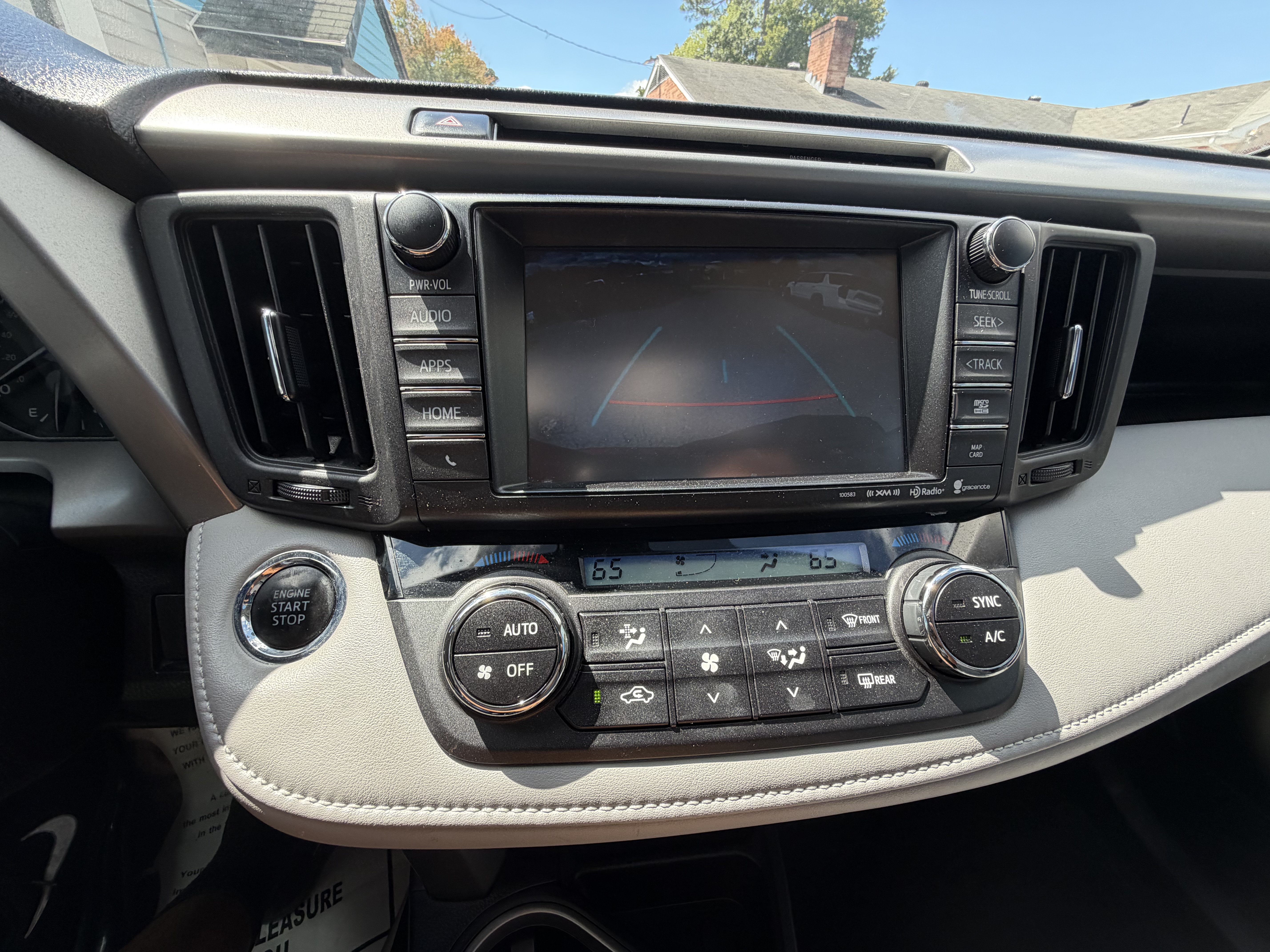Used 2018 Toyota RAV4 XLE FWD image 22