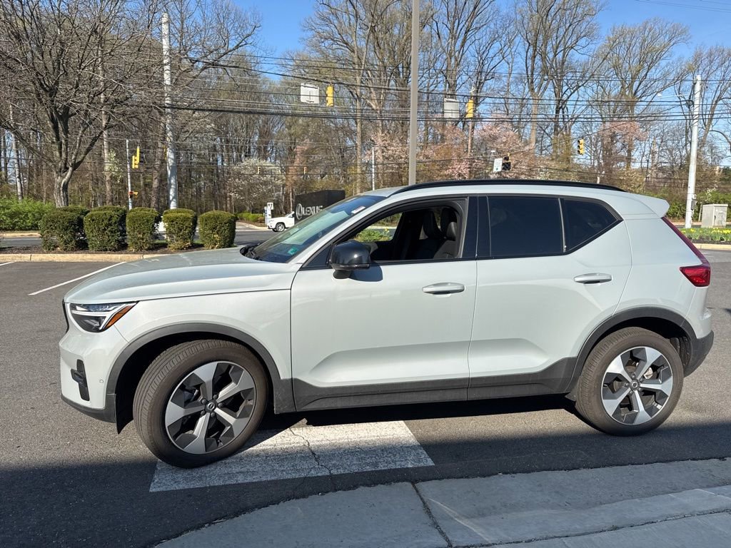 Used 2026 Volvo XC40 B5 Plus w/ Protection Package Premier image 4
