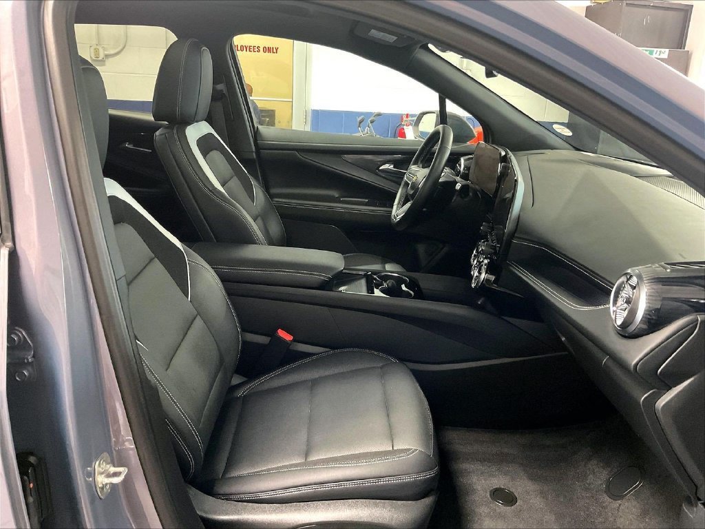 Used 2024 Chevrolet Blazer EV LT AWD/4WD image 11