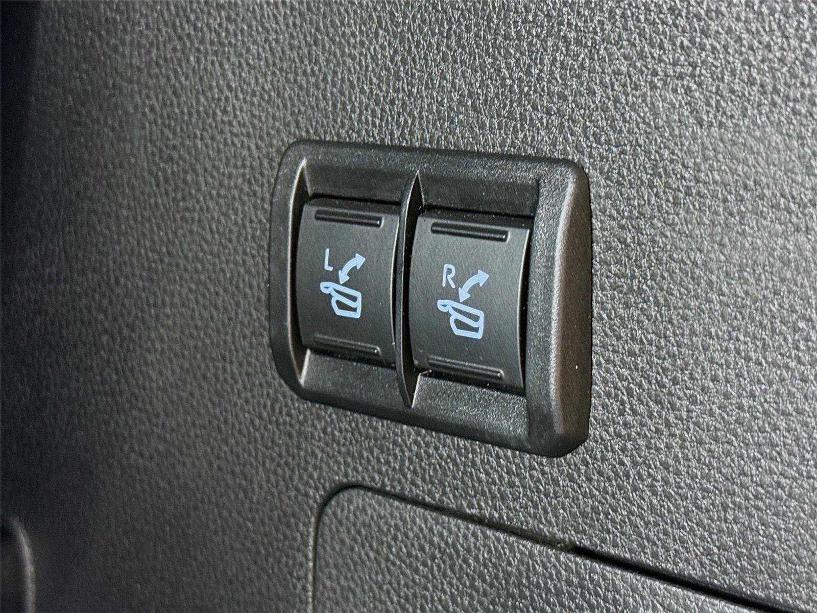 Used 2024 Toyota Sequoia Platinum AWD/4WD image 24