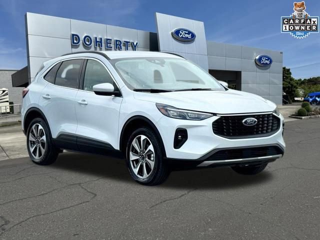 Used 2025 Ford Escape Platinum AWD/4WD image 4