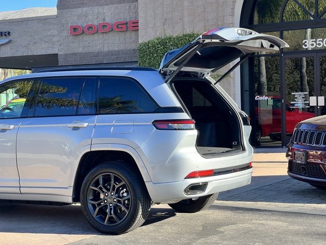 Used 2024 Jeep Grand Cherokee Limited 4xe image 16