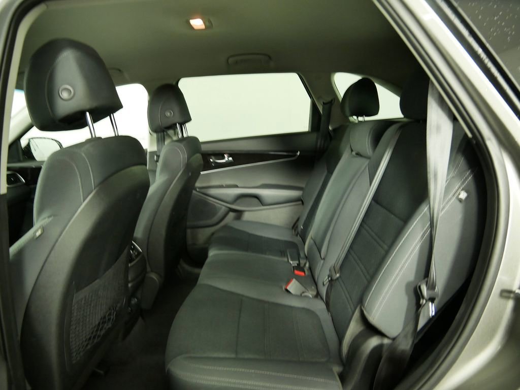 Certified 2017 Kia Sorento LX w/ LX Convenience Package image 13