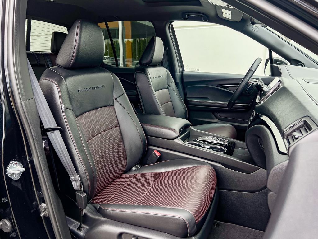 Certified 2025 Honda Ridgeline Black Edition image 26