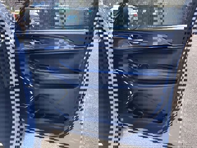 Used 2022 Jeep Grand Cherokee Laredo w/ Luxury Tech Group I AWD/4WD image 20