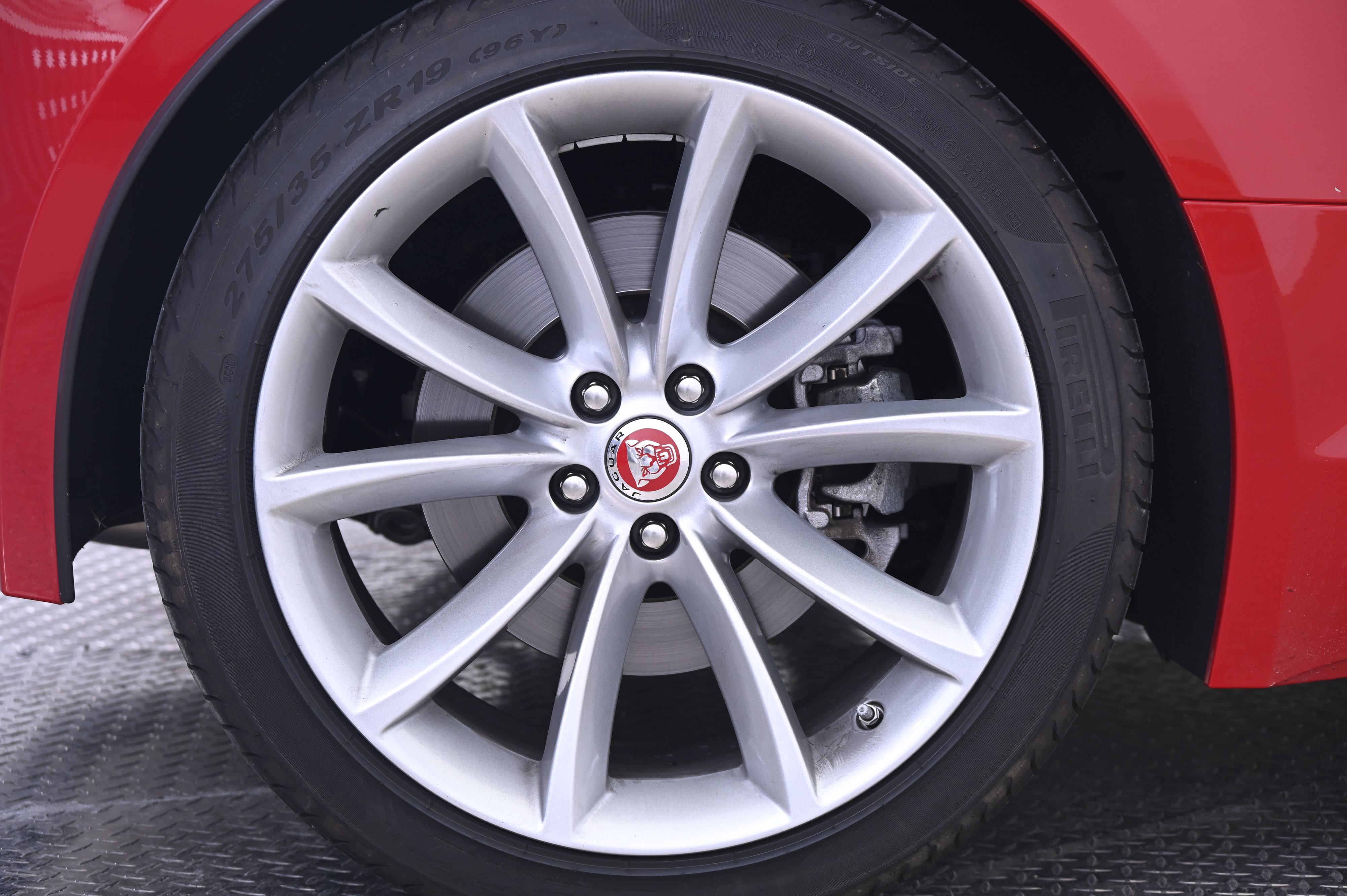 Used 2018 Jaguar F-TYPE Coupe image 13