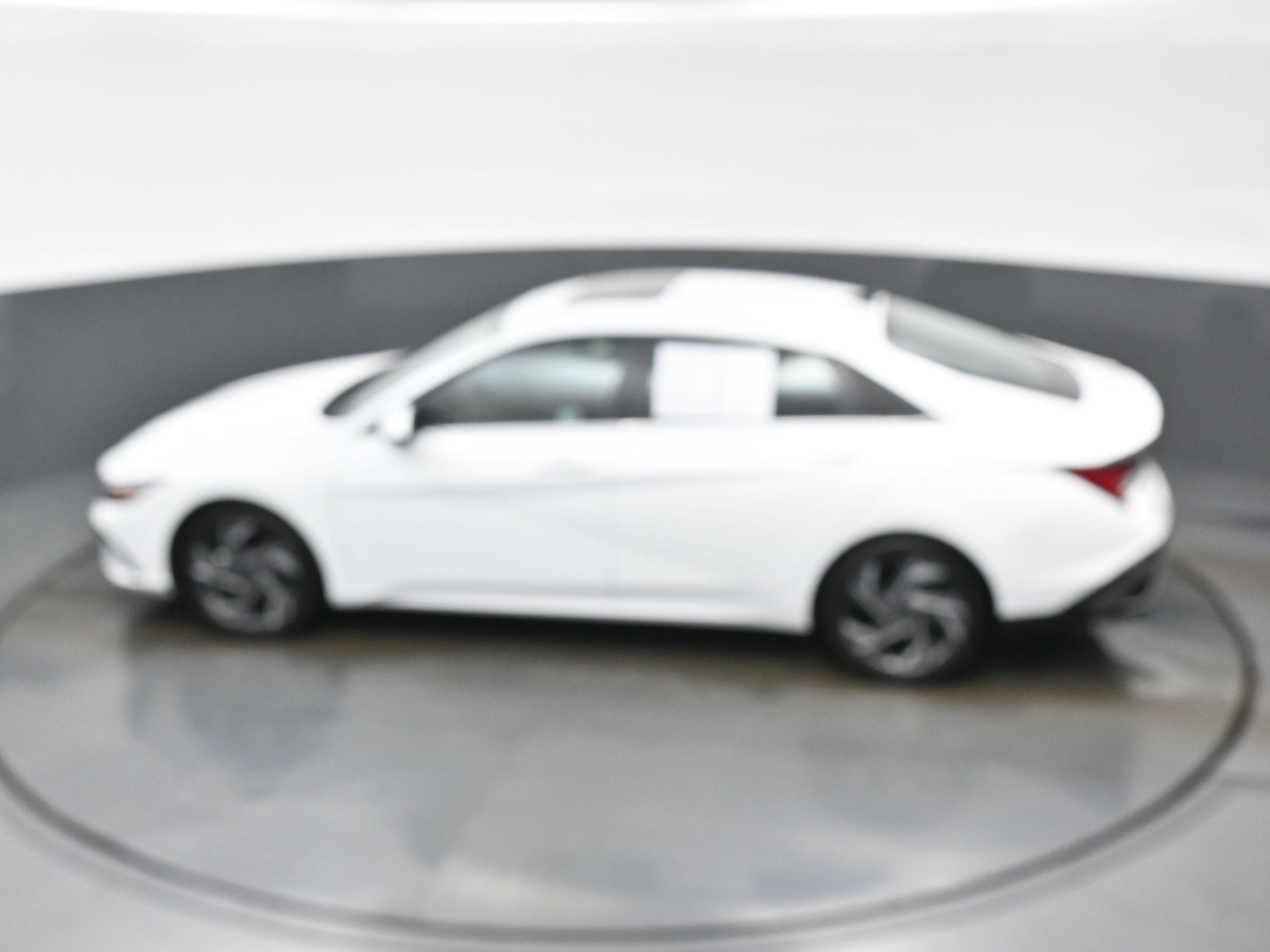Certified 2025 Hyundai Elantra Limited image 35