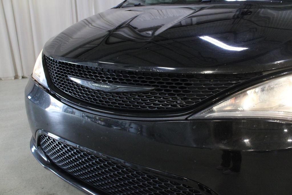 Used 2019 Chrysler Pacifica Touring-L Plus w/ S Appearance Package FWD image 32