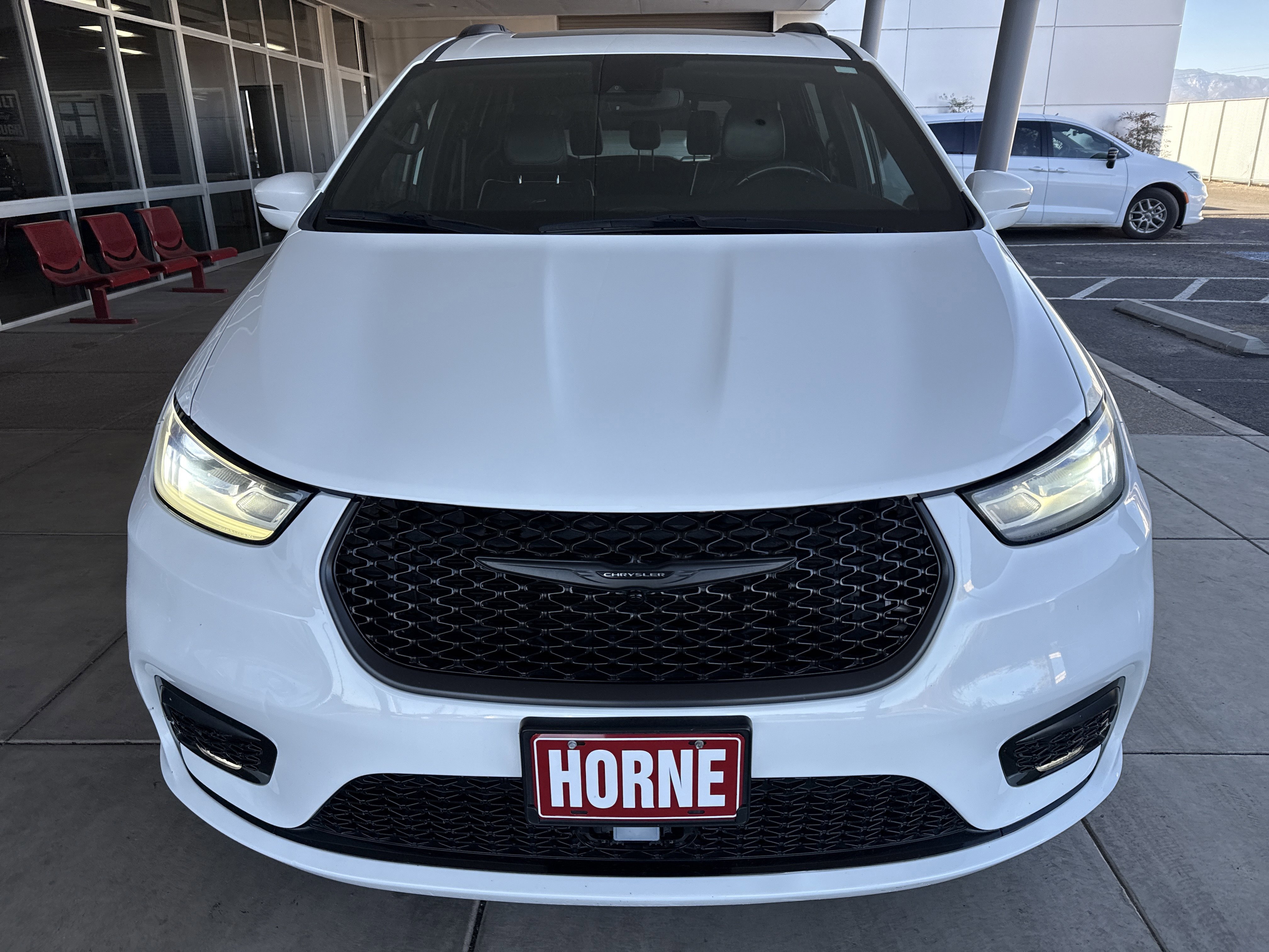 Used 2021 Chrysler Pacifica Limited w/ S Appearance Package image 2