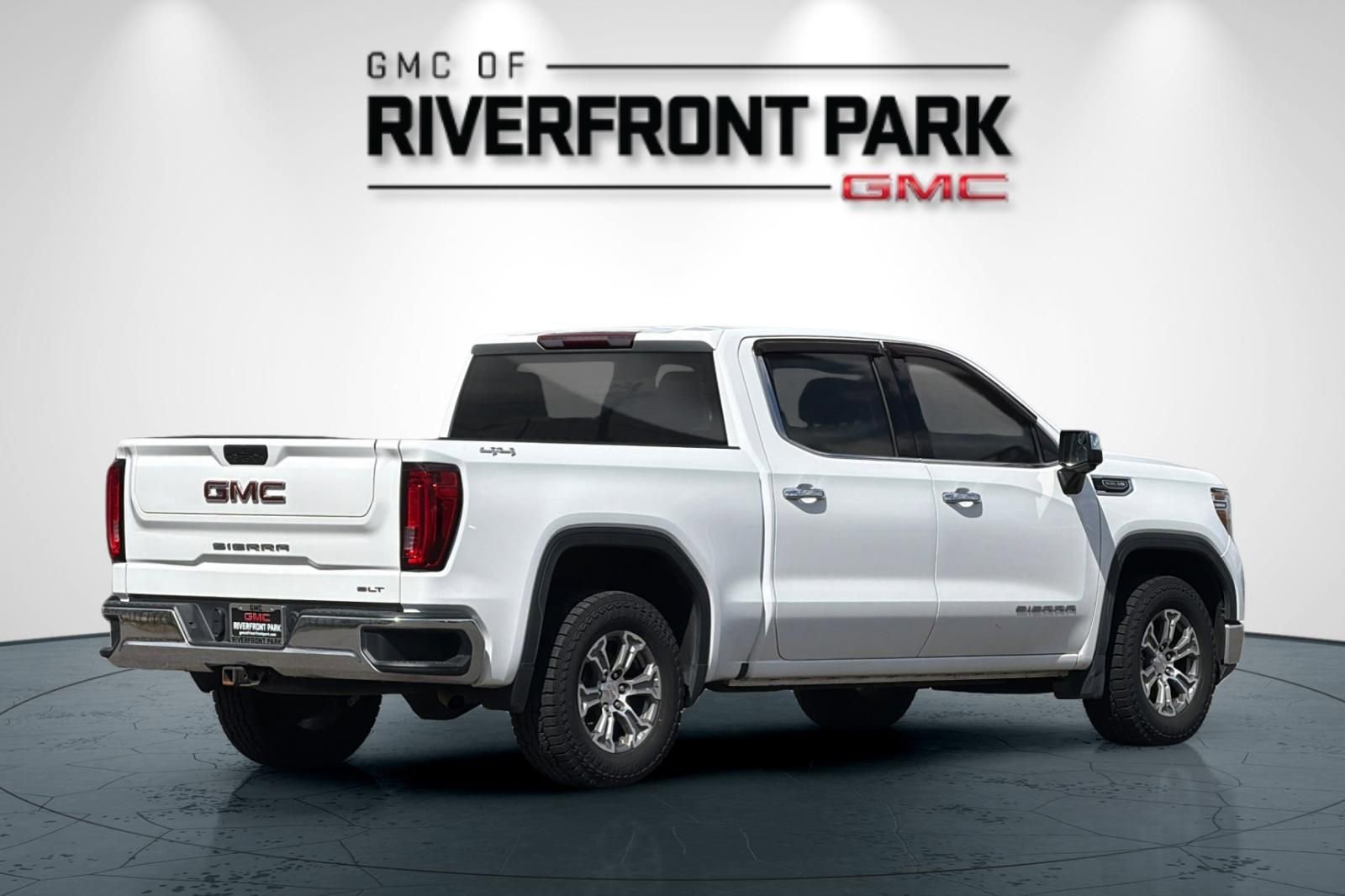 Used 2019 GMC Sierra 1500 SLT AWD/4WD image 3