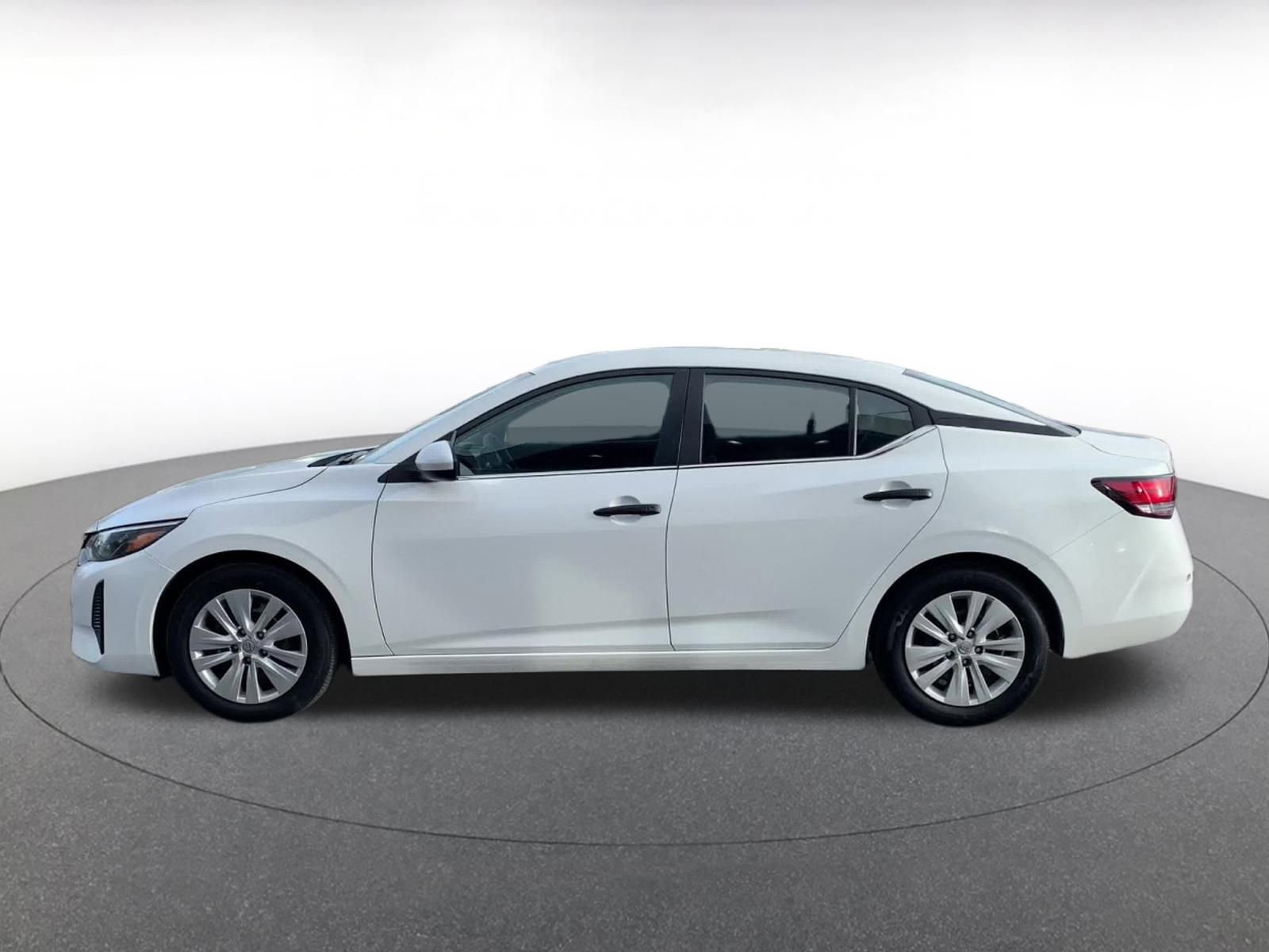 Used 2025 Nissan Sentra S image 9