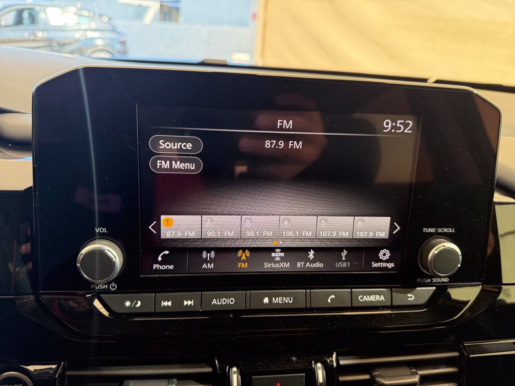 Used 2024 Nissan Pathfinder SV AWD/4WD image 24