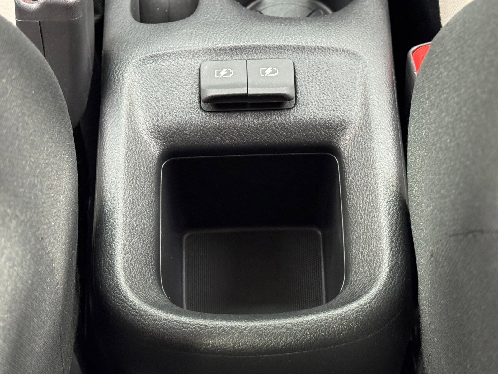 Used 2022 Nissan Versa SV w/ Electronics Package image 27