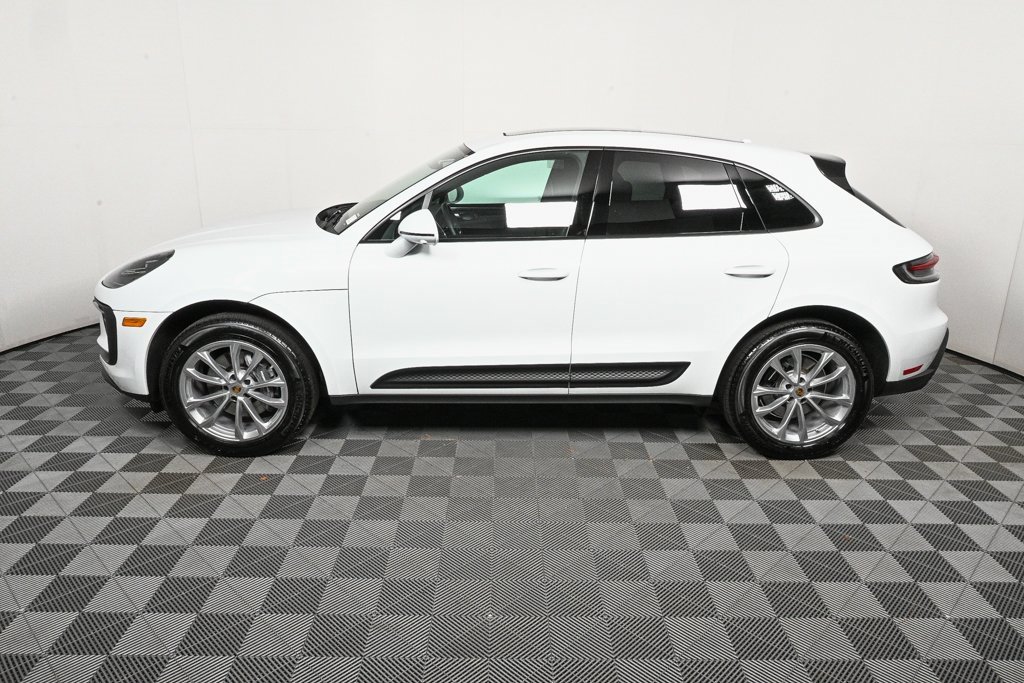 Used 2025 Porsche Macan video 2