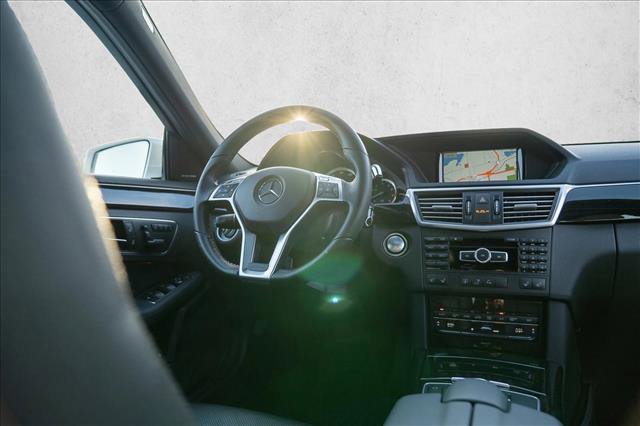 Used 2013 Mercedes-Benz E 550 4MATIC Sedan image 26