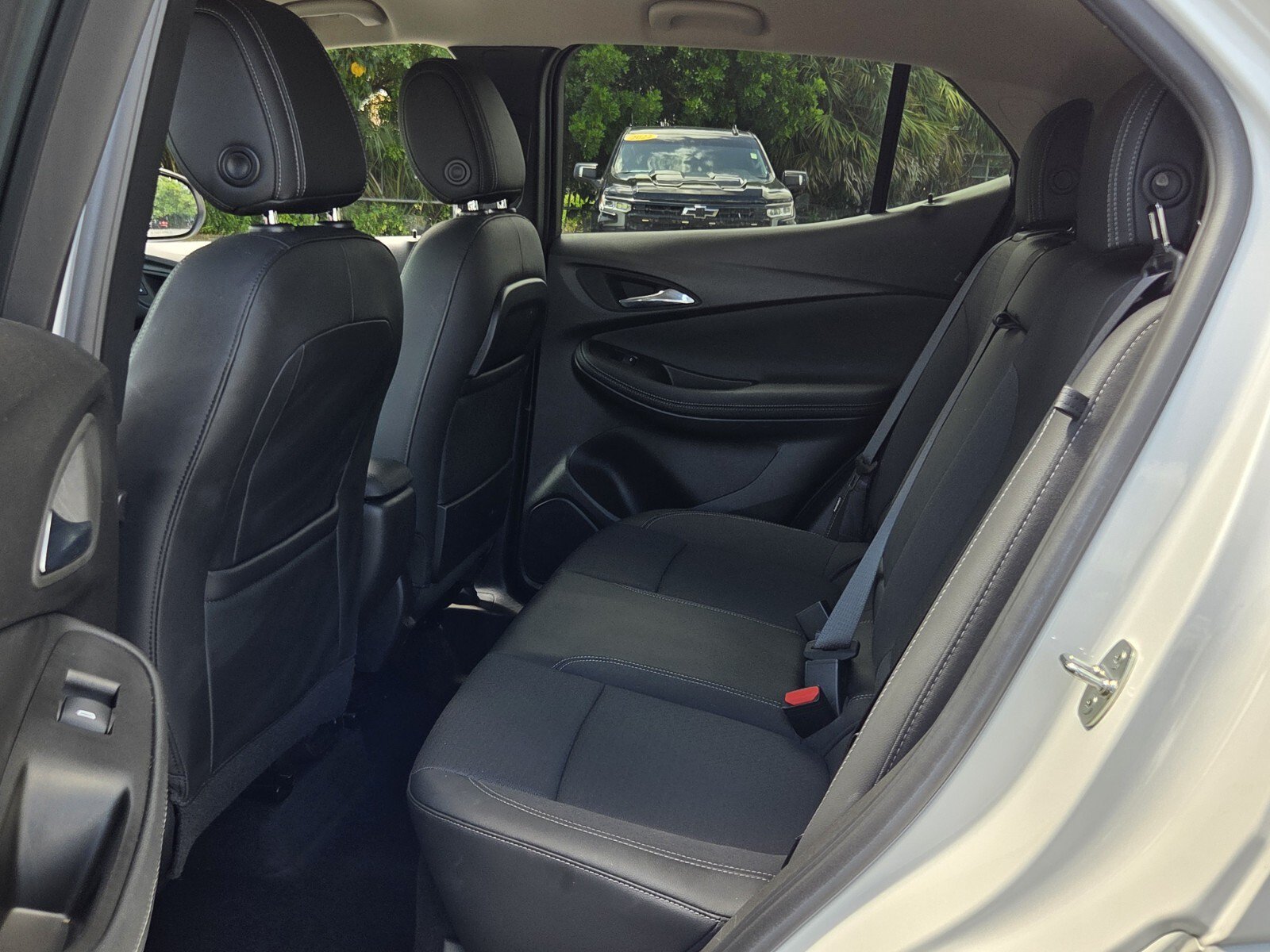Used 2022 Buick Encore GX Select w/ Sport Touring Package FWD image 10