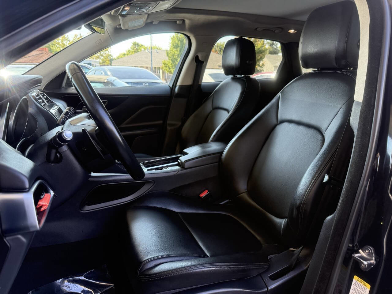 Used 2019 Jaguar F-PACE Premium image 10