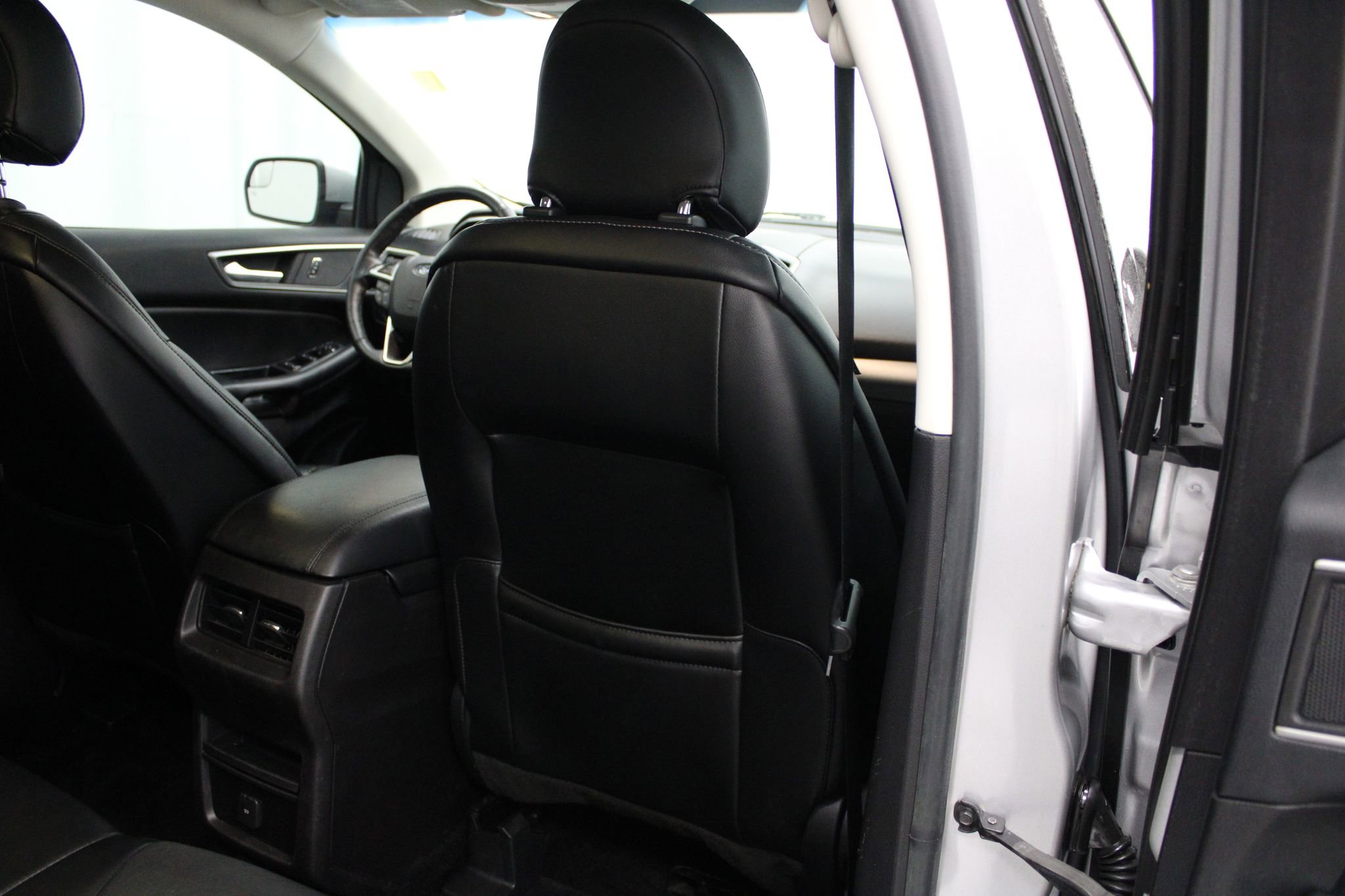 Used 2015 Ford Edge SEL w/ Equipment Group 201A AWD/4WD image 24