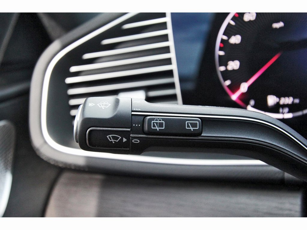 Used 2024 Mercedes-Benz GLS 450 4MATIC image 18