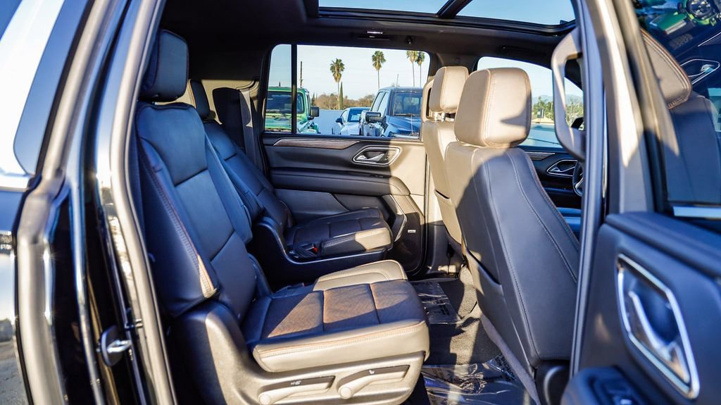 Used 2024 Chevrolet Suburban High Country w/ Premium Package image 20